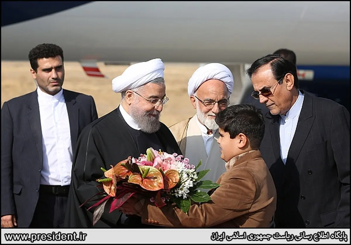 استقبال از روحانی در فرودگاه اراک/عکس