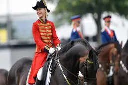 (تصاویر) اولین بانوی وزیردفاع در آلمان