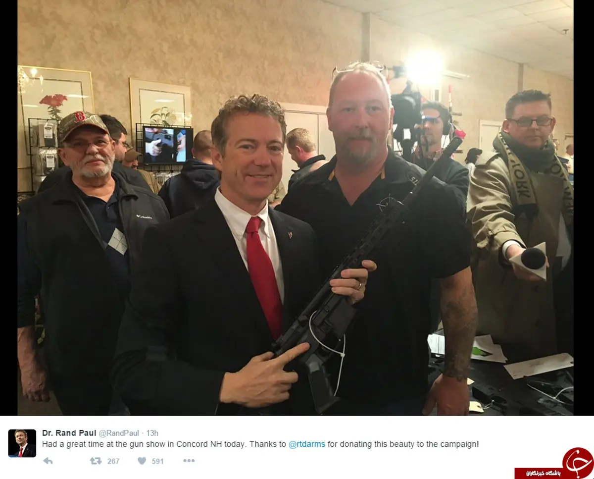 سناتور آمریکایی دست به اسلحه شد/ عکس