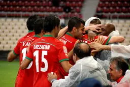 اتحاد بازیکنان تیم ملی در استرالیا زیر باران/ عکس