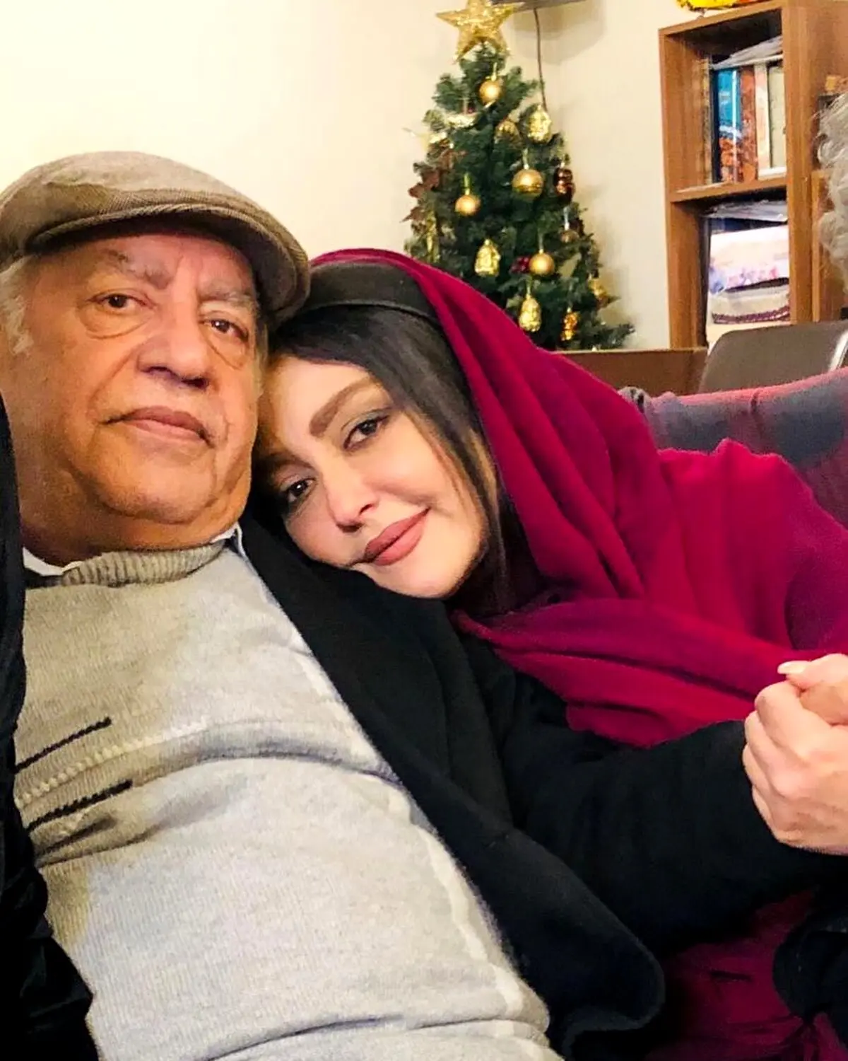 عکس شقایق فراهانی وقتی سر روی شانه آقای بازیگر می گذارد!