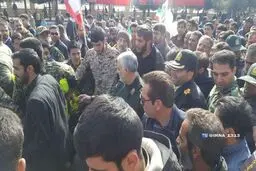 عکسی از حضور سردار سلیمانی در جمع راهپیمایان 22 بهمن