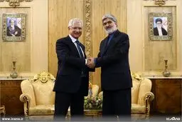 عکس یادگاری علی مطهری و رییس مجلس فرانسه