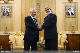 عکس یادگاری علی مطهری و رییس مجلس فرانسه