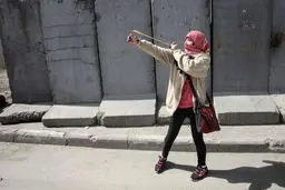 دختر مبارز فلسطینی/عکس