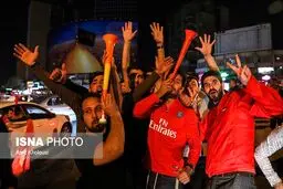 شادی خیابانی هواداران پرسپولیس پس از صعود به فینال / تصاویر