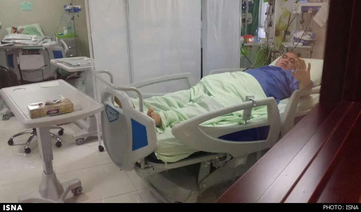 کری خوانی فتح‌الله‌زاده برای پرسپولیسی‌ها روی تخت بیمارستان + عکس