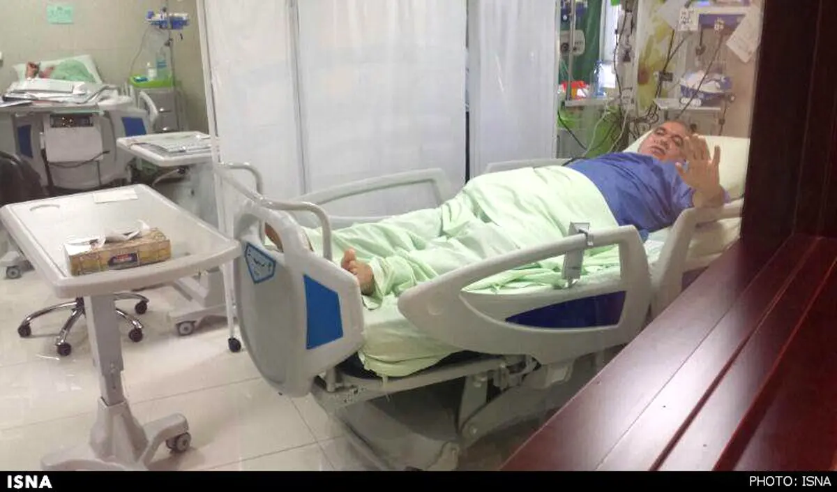 کری خوانی فتح‌الله‌زاده برای پرسپولیسی‌ها روی تخت بیمارستان + عکس