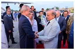 استقبال  رسمی از پزشکیان | ٢١ گلوله توپ شلیک شد