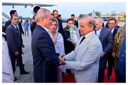 استقبال  رسمی از پزشکیان | ٢١ گلوله توپ شلیک شد