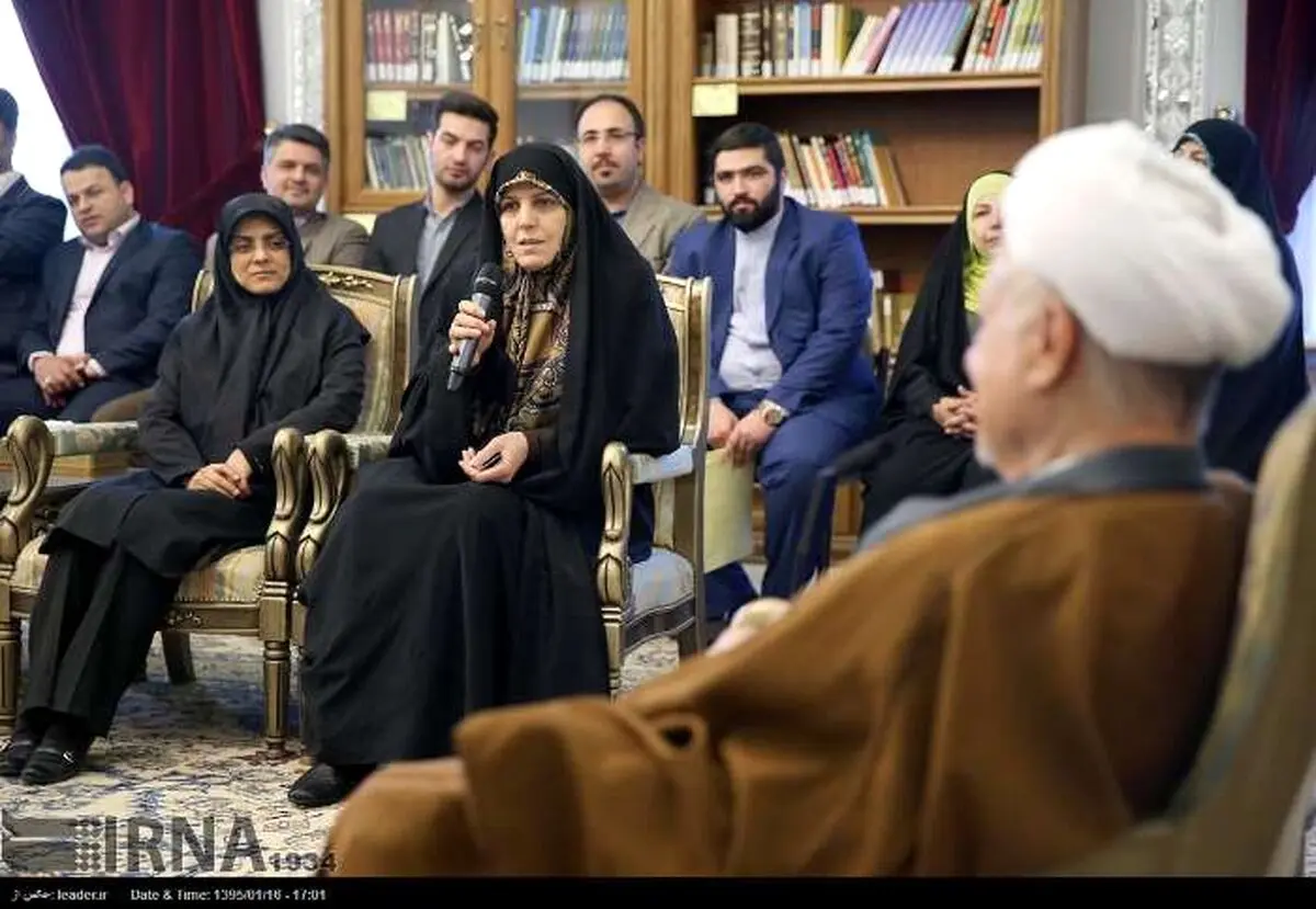 دیدار نوروزی معاون روحانی با آیت‌الله هاشمی/عکس