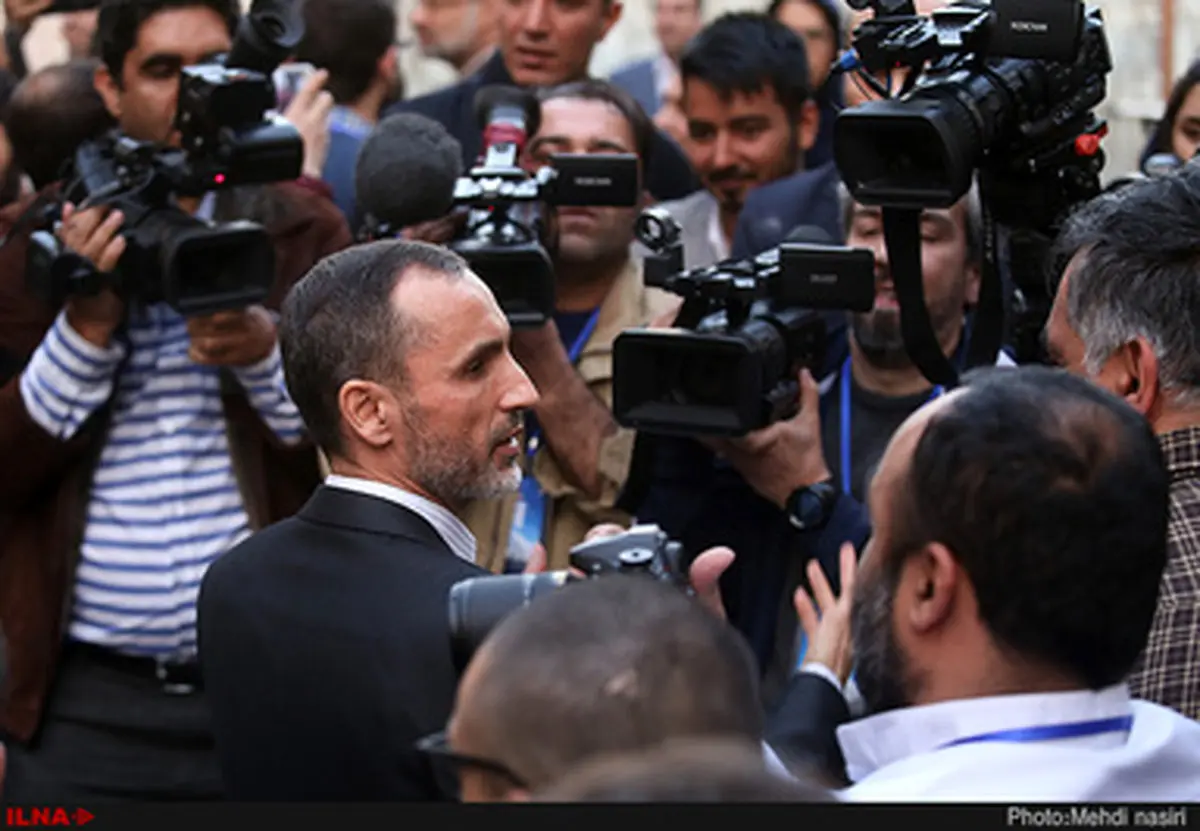 حاشيه هاى يك نشست خبرى با حضور احمدى نژاد، بقايى و رحيم مشايى/تصاوير