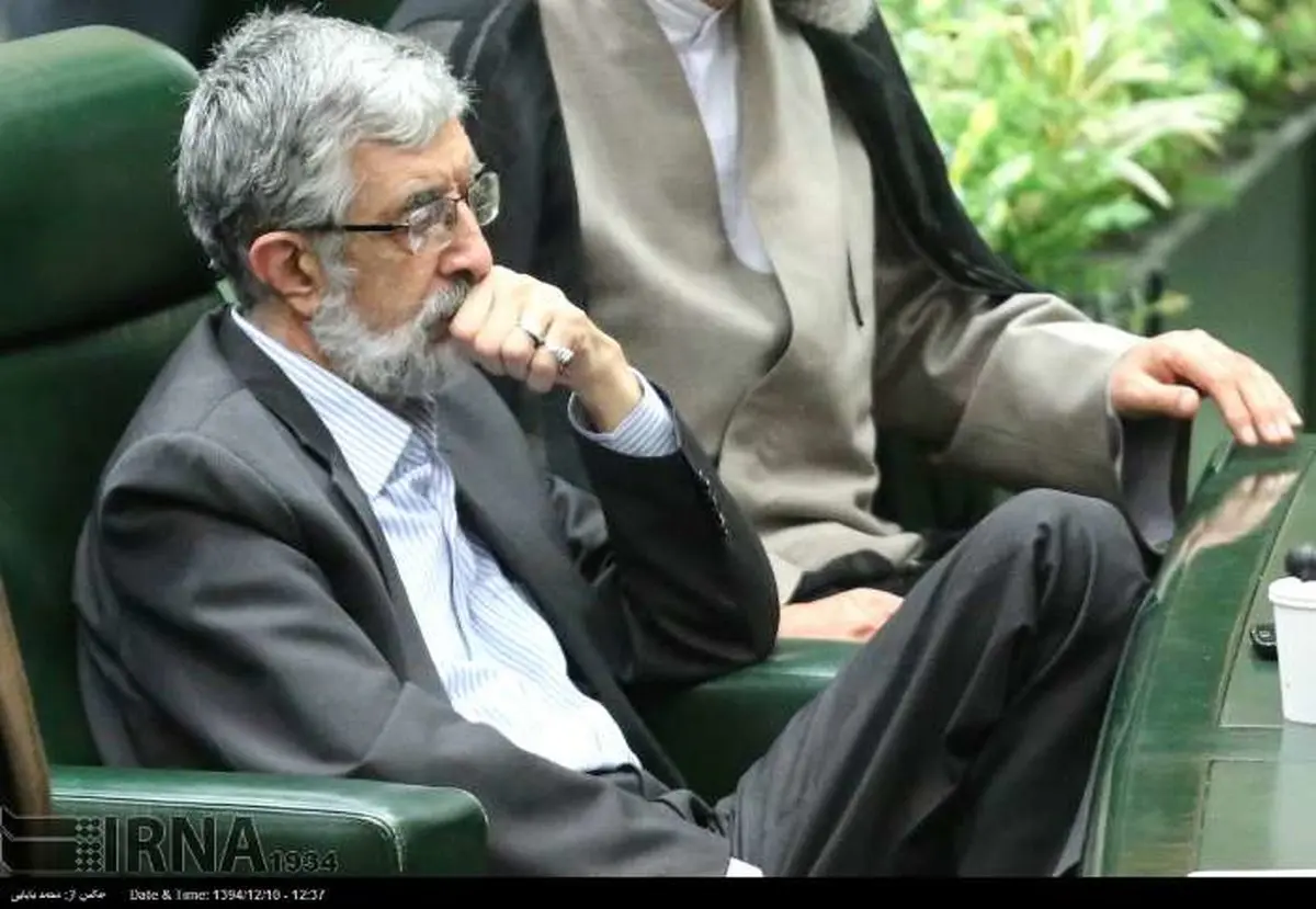 وقتی حداد عادل در فکر فرو میرود /عکس