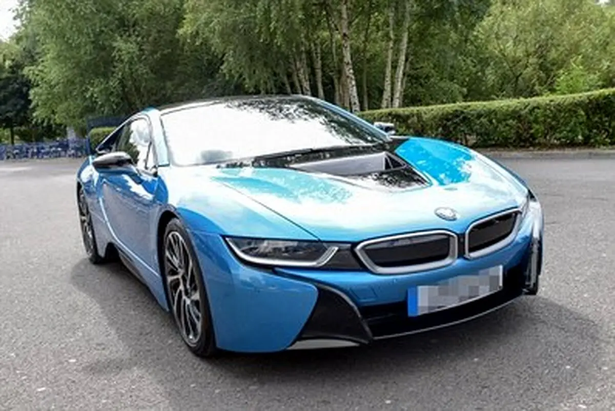 مالک باشگاه لستر برای قهرمانی BMW پاداش داد!/تصاویر