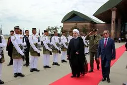 مراسم بدرقه روحانی در فرودگاه مالزی/عکس