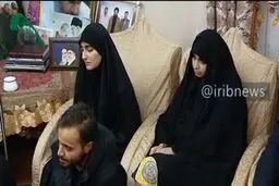 فیلم /حضور رهبر انقلاب در منزل حاج قاسم سلیمانی