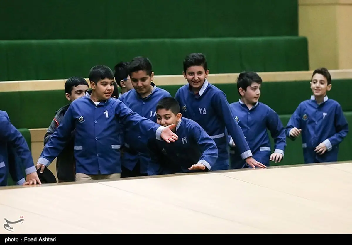 ببینید: مهمانان بازیگوش جلسه امروز مجلس شورای اسلامی