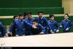 ببینید: مهمانان بازیگوش جلسه امروز مجلس شورای اسلامی