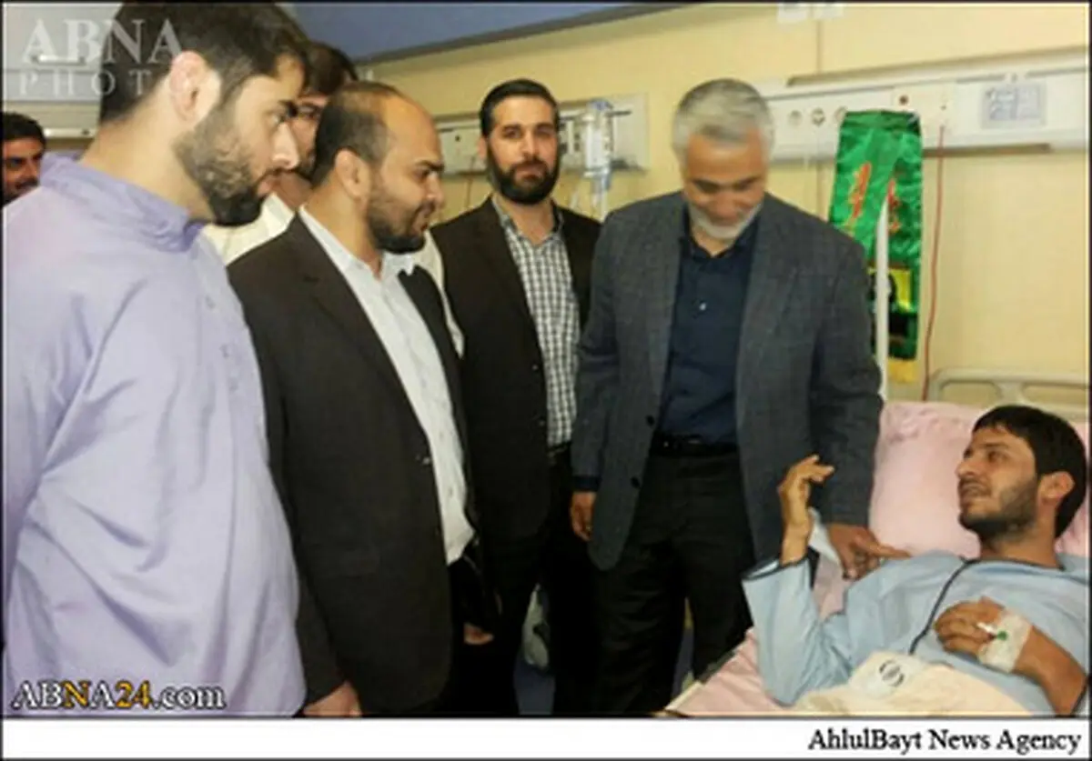 عیادت سردار سلیمانی از مجروحان جنگ با داعش/تصاویر
