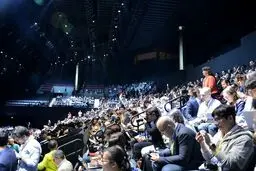 ازدحام جمعیت در مراسم رونمایی از آیفون جدید/عکس