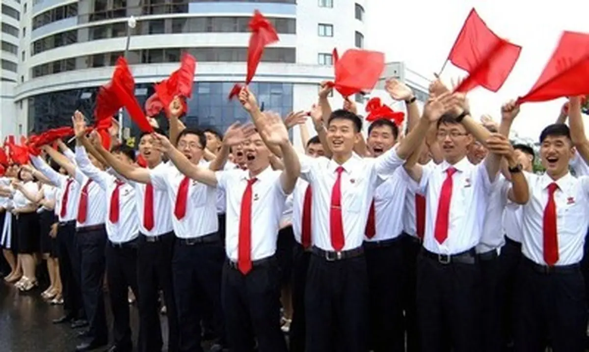 جشن کره ای ها برای آزمایش موفقیت آمیز موشک جدیدشان!/تصاویر