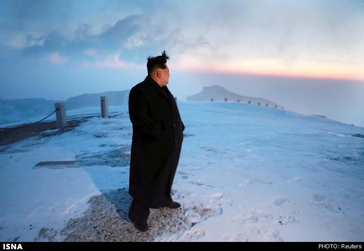 صعود کیم‎جونگ‌اون از قله ترسناک/تصاویر