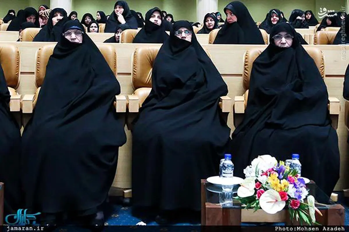 دختران امام خمینی در یک قاب/ عکس
