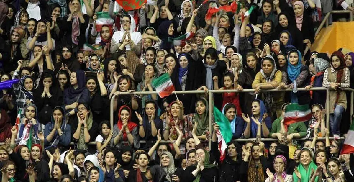 چالش ورود زنان به ورزشگاه؛ فاز سیاسی کلید خورد /آیا سیاستمداران راه را برای ورود زنان به استادیوم ها باز خواهند کرد؟
