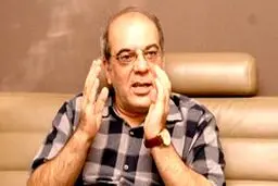 عباس عبدی: وقتی اجازه اعتراضات مدنی را ندهیم، به طور ضمنی خشونت و تخریب را پذیرفته ایم
