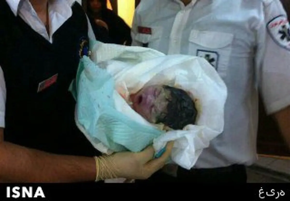 نوزاد عجول، مادرش را در آرایشگاه غافلگیر کرد +عکس