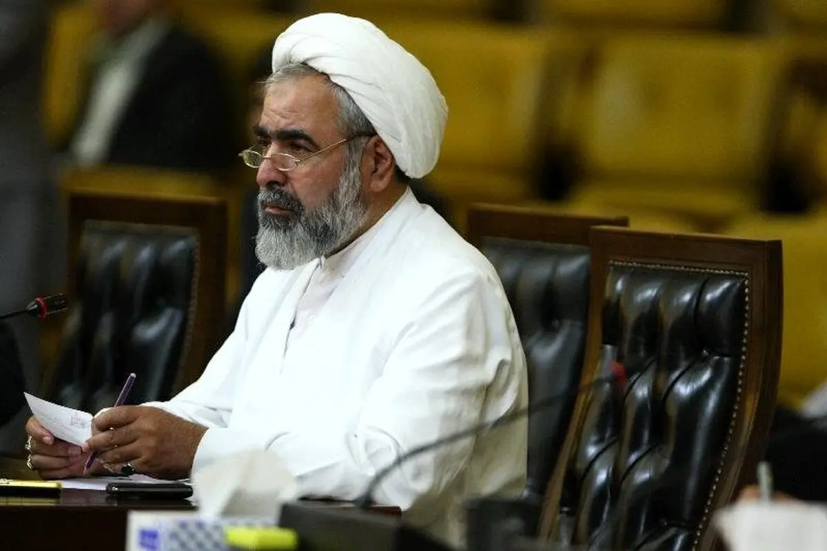 حسینیان: لاریجانی با کارگزارانی‌ها رابطه دارد/ رئیس مجلس در حال سازش با دولت است