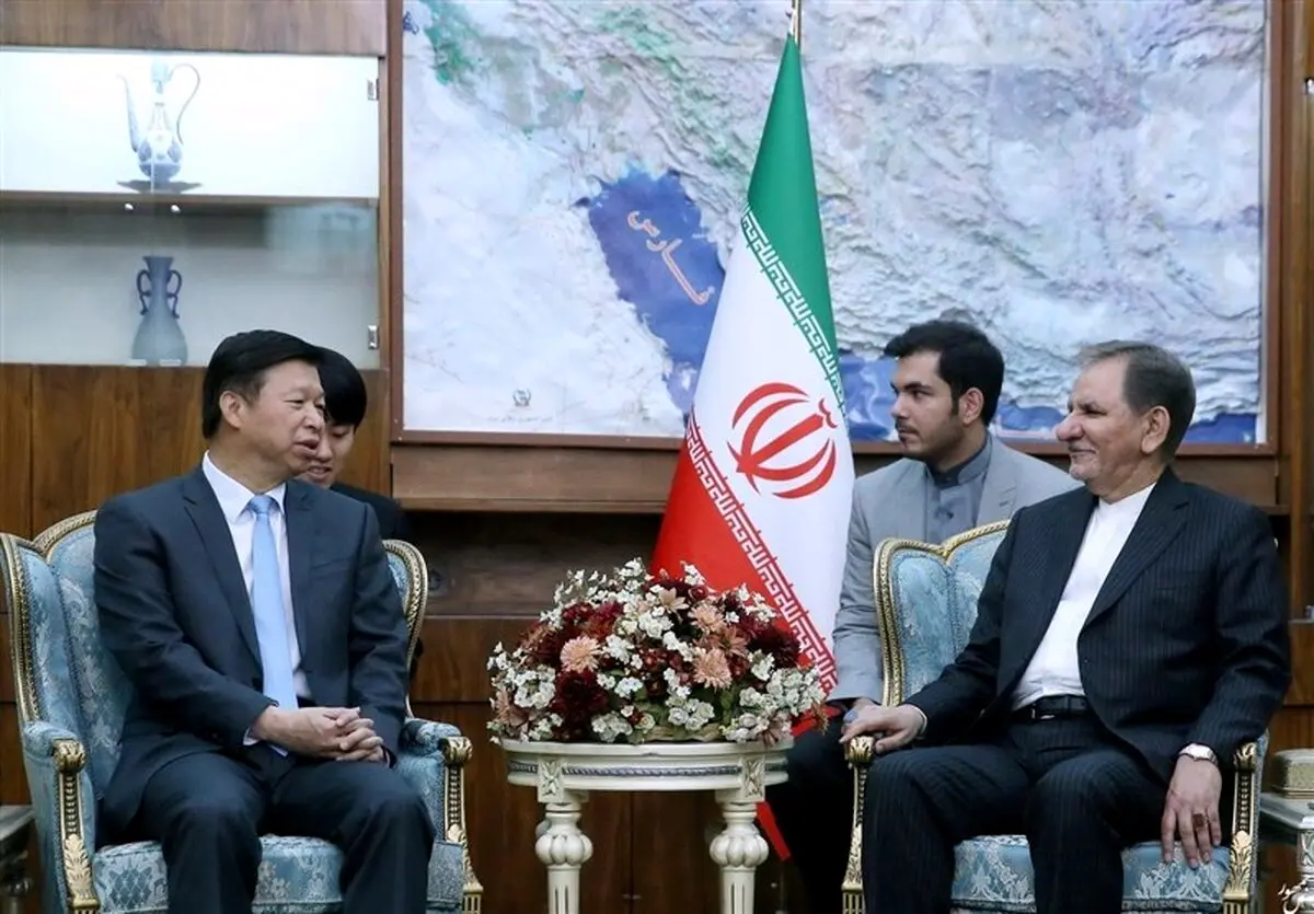 جهانگیری به مقام ارشد چینی:‌ انتظار داریم در خرید نفت ایران فعالتر عمل کنید / آمادگی داریم گاز به چین صادر کنیم