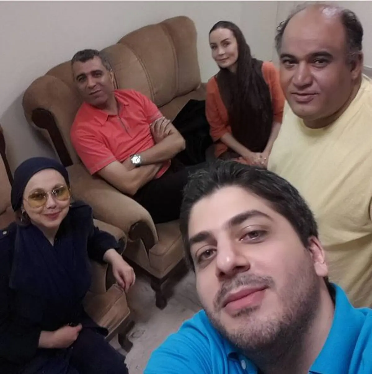 سلفی بهنوش بختیاری و همکاران در پشت صحنه/عکس