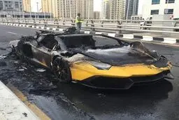 آتش گرفتن لامبورگینی در دبی!/عکس