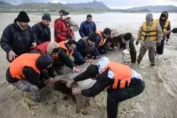 تصاویری از نجات اهالی روستای «چَمـبَطان»