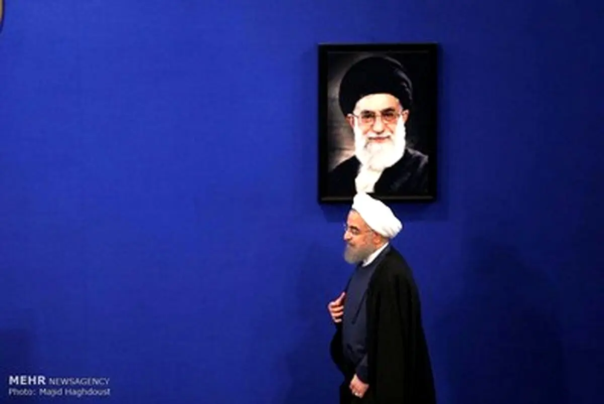 حاشیه های تصویری دهمین نشست خبری روحانی