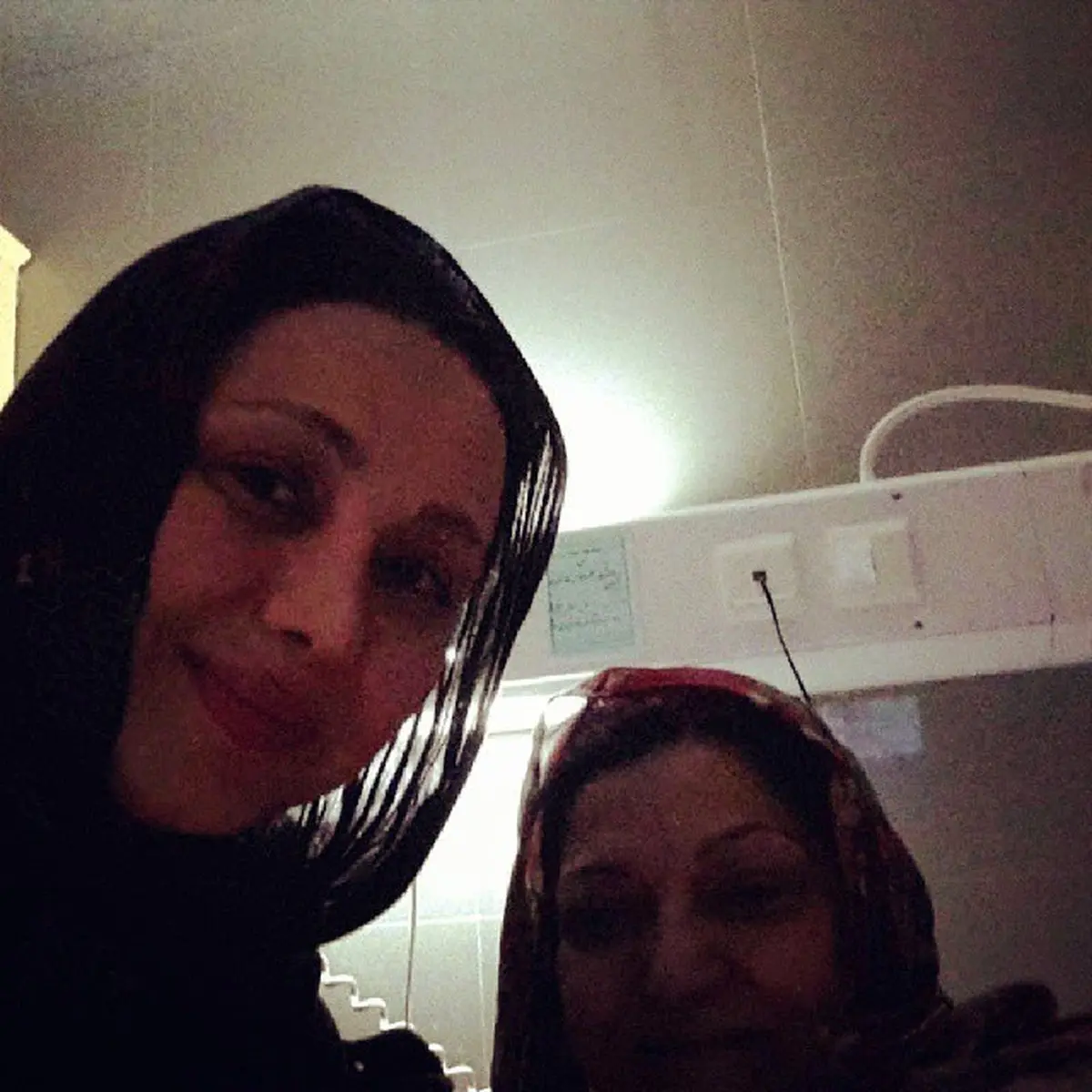 عکس/ سلفی بهنوش بختیاری و مادرش در بیمارستان