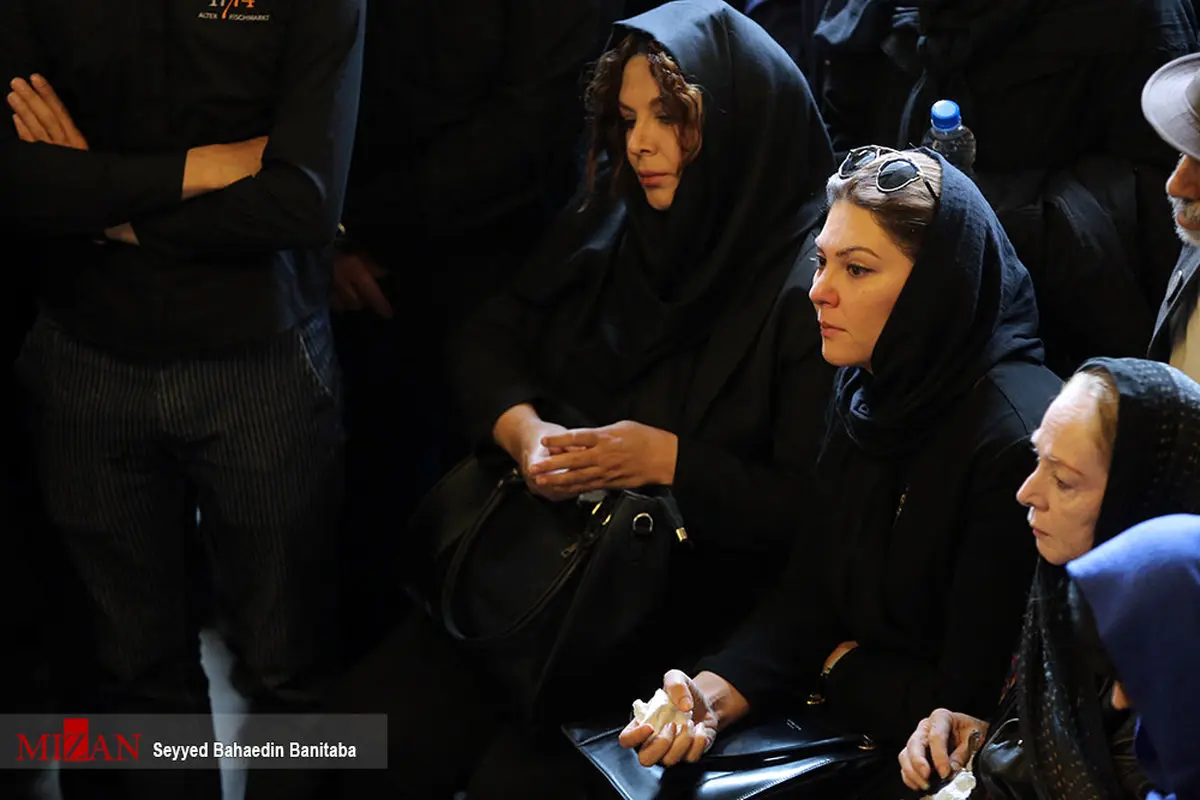 بازیگر زن سینما و تلویزیون در مراسم تشییع عارف لرستانی/عکس