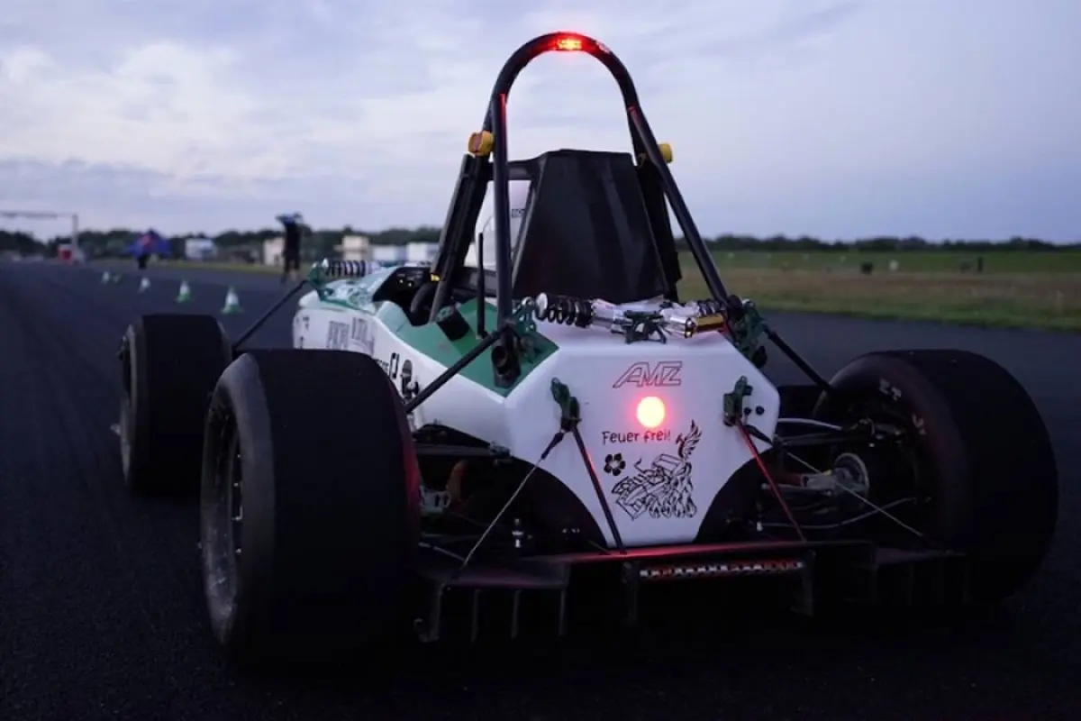 صفر تا ۱۰۰ کیلومتر در کمتر از دو ثانیه +عکس