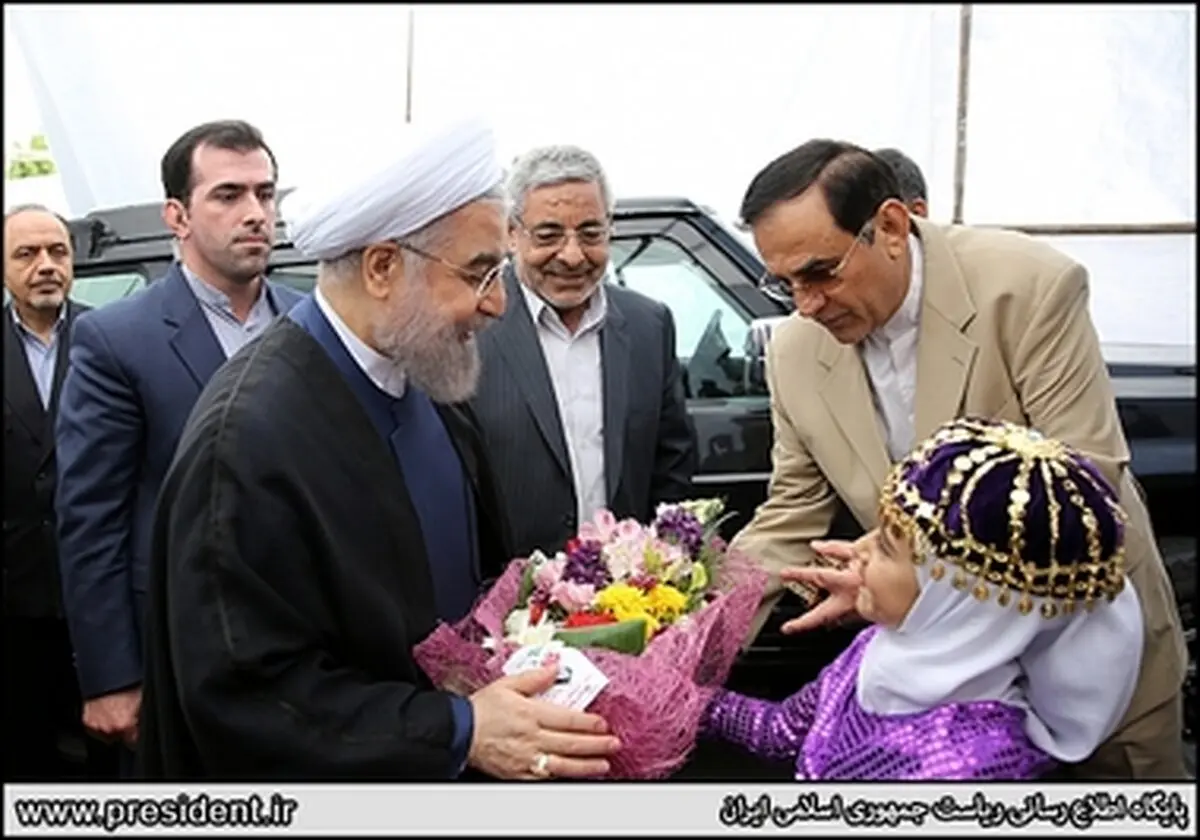 استقبال صمیمانه مردم مهاباد از رییس جمهور/ تصاویر