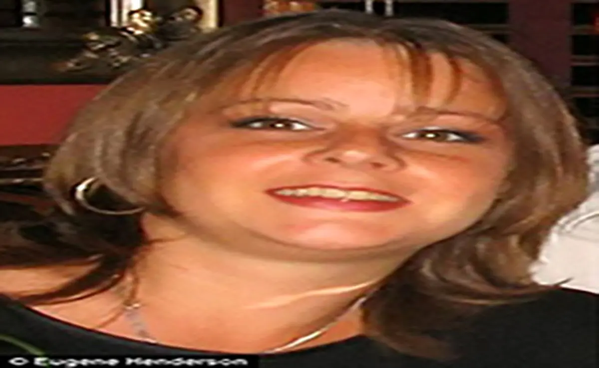 خودکشی زن جوان با خوردن نوشابه + عکس