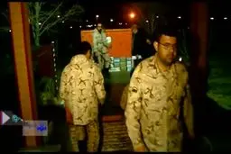 فیلم/ توزیع غذای گرم در مناطق سیل زده لرستان