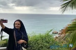 اینستاگرام: گلاره عباسی در حال گرفتن سلفی