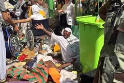 فریاد زنی در منا بر سر عوامل آل‌سعود /عکس