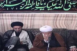 گریه‌های هاشمی رفسنجانی در مراسم شهادت حضرت زهرا/ عکس