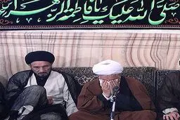 گریه‌های هاشمی رفسنجانی در مراسم شهادت حضرت زهرا/ عکس