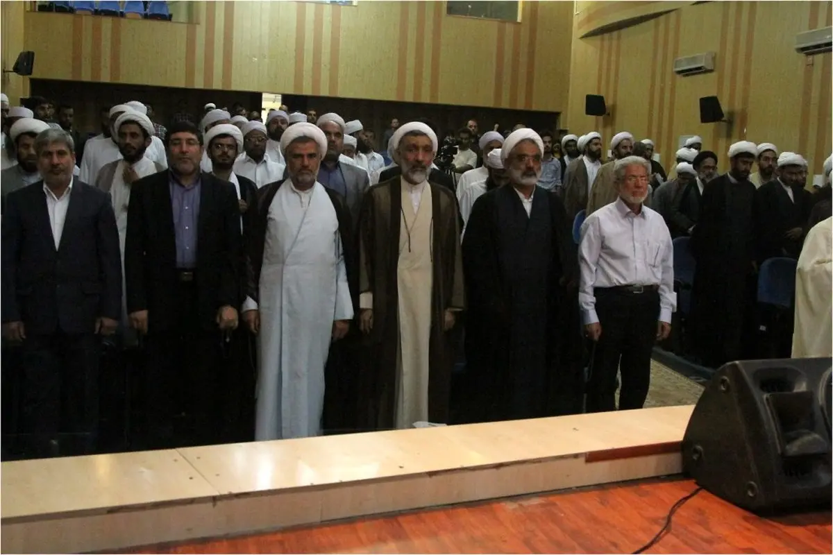 پورمحمدی: نباید با اظهارات و ادبیات احساسی، منافع ملت در روابط خارجی به خطر افتد/ مناطق آزاد برای عده‌ای دکان شده است