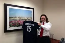 پیراهن ملی‌پوش والیبال ایران، هدیه به مشاور ارشد وزارت امور خارجه آمریکا + عکس