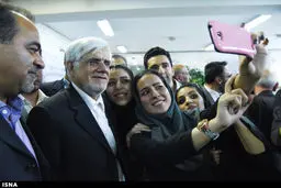 سلفی با محمدرضا عارف/ عکس