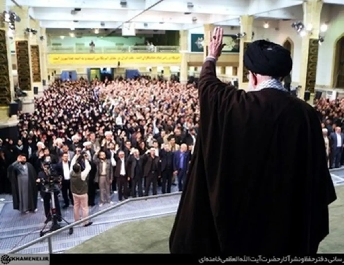 دیدار هزاران نفر از دانشجویان و دانش آموزان با رهبر انقلاب/تصاویر